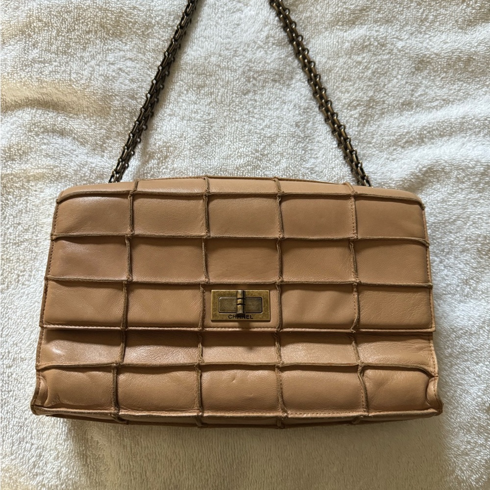 East West chocolate bar leather Chanel bag in beige